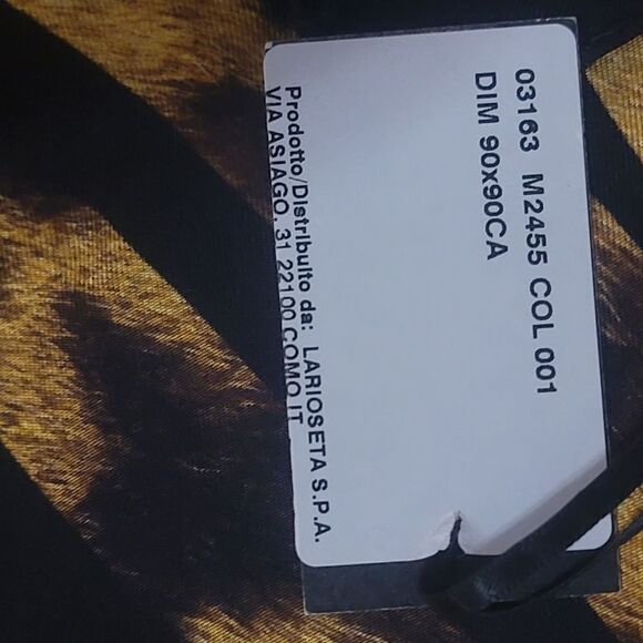 MOSCHINO Women's Silk Animal Printed Large square logo Scarf Size 35x35 - Picture 9 of 10